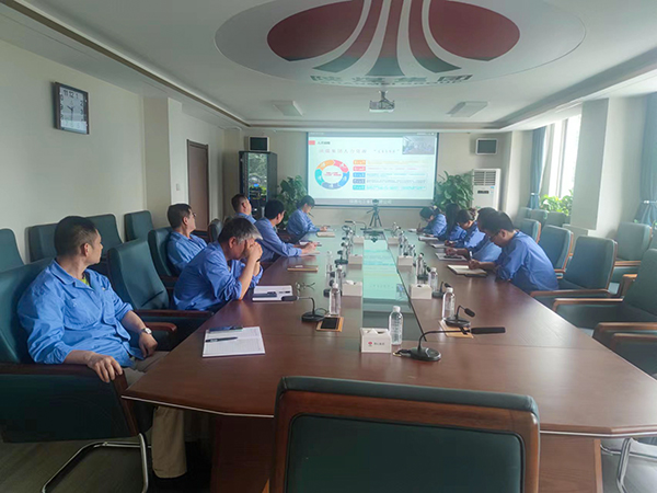 6月28日上午，化工集團組織召開2023年度第二期對標大講堂活動，公司企管部與人力資源部、工會辦、科技發(fā)展部、生產(chǎn)部等多個部門參與。.jpg