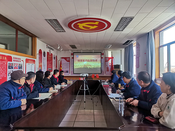 1706152568668504.jpeg 實業(yè)公司組織員工學習相關文件精神及觀看專題片持續(xù)發(fā)力縱深推進.jpg