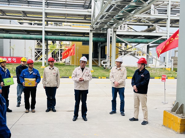 1714538824213672.jpeg 馮總慰問(wèn)現(xiàn)場(chǎng)2.jpg