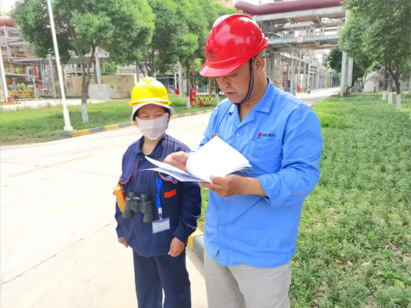 安全生產(chǎn)月期間李風(fēng)明副部長(zhǎng)現(xiàn)場(chǎng)安全隱患排查。.png