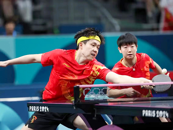 2024年7月30日巴黎奧運會乒乓球混雙決賽，孫穎莎和王楚欽比賽照片.jpg