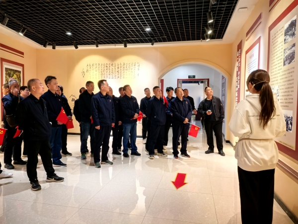 10月26日，北寬坪教紅色育基地聽革命先烈李先念的故事.jpg